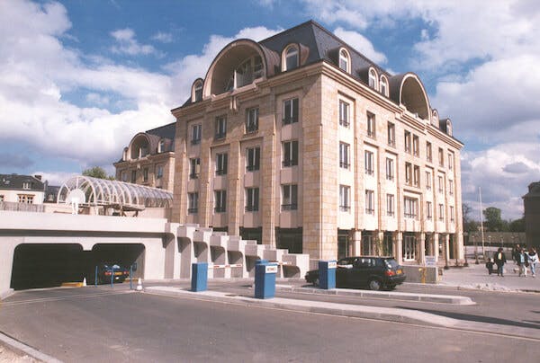 The flagship building on the Plateau du Saint-Esprit and entrance to underground car park.