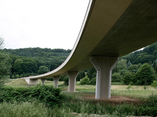 The Schoenfels interchange forms the junction of the Route du Nord with the CR102 to the southwest of Mersch.