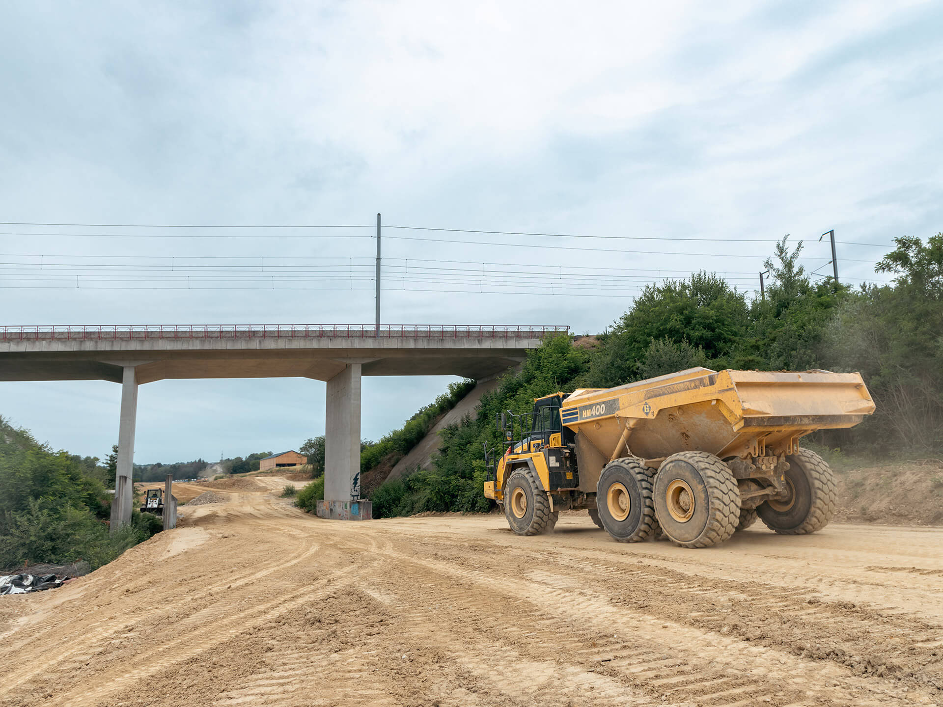 La nouvelle route circulera en dessous du pont ferroviaire et permettra de supprimer le passage à niveau à Dippach-Gare.