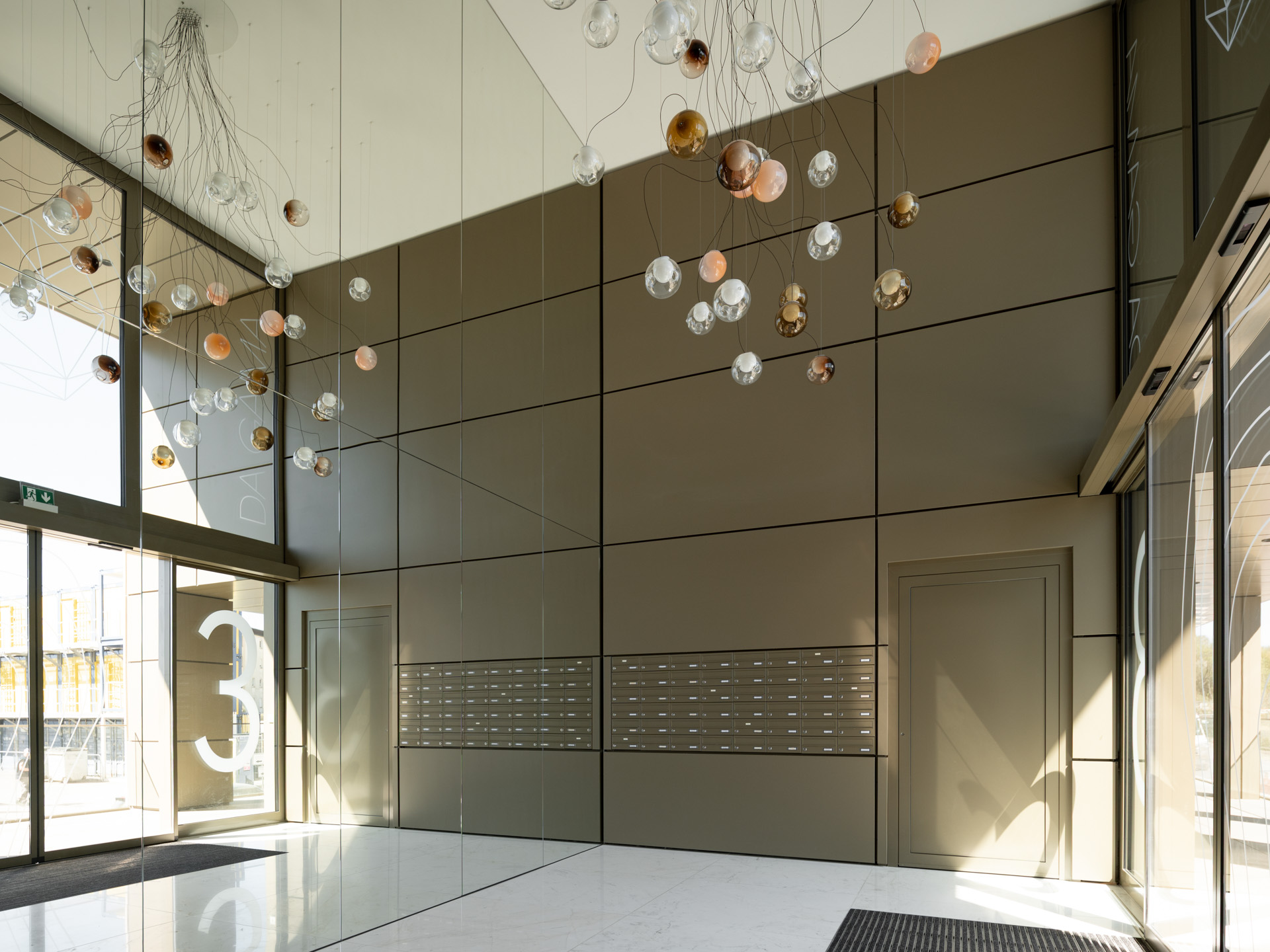 The common areas, with their sleek design, offer a taste of the comfort that awaits you inside.