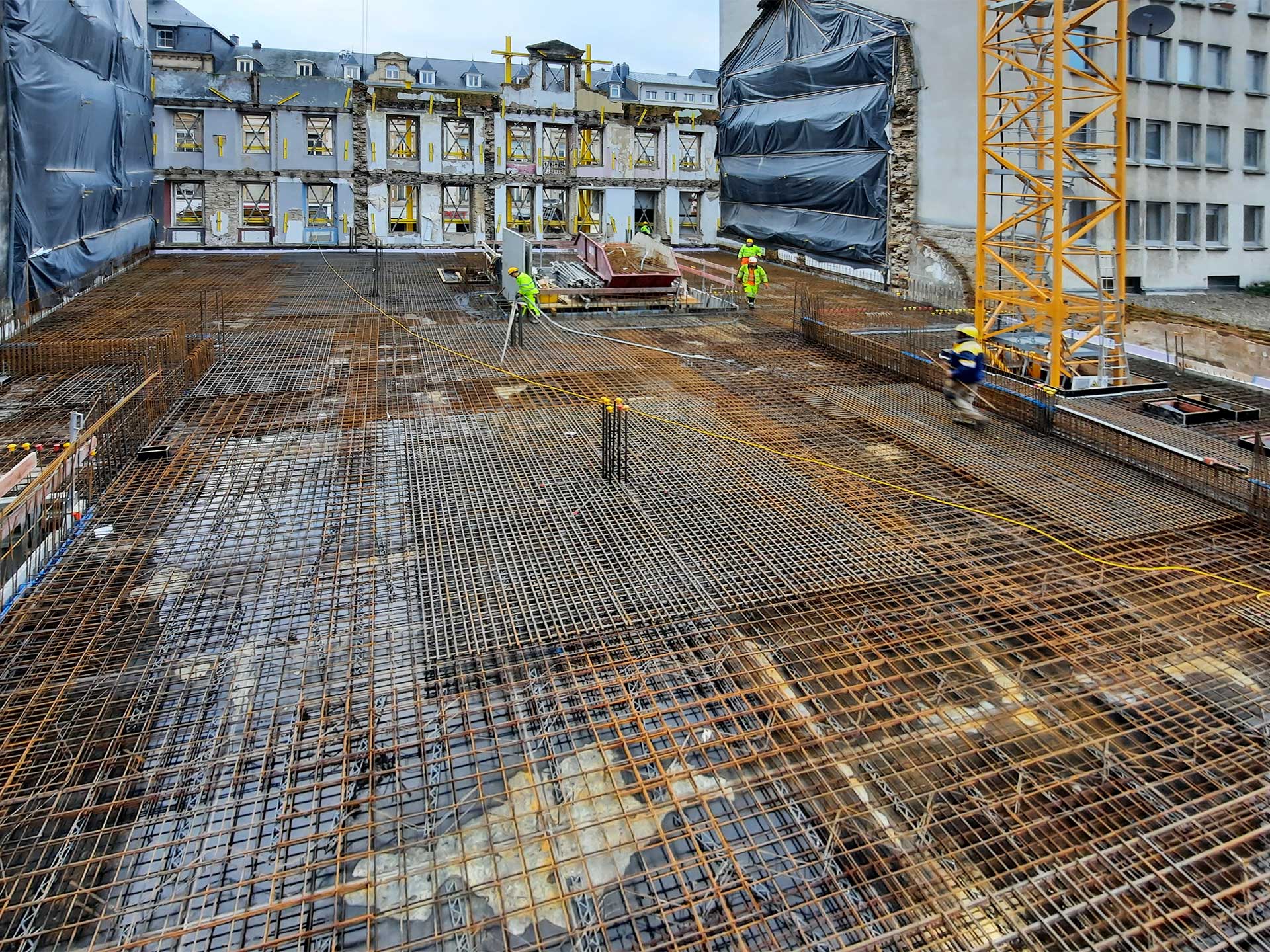 Les travaux se déroulent dans un milieu restreint très restreint et demandent une logistique exemplaire.